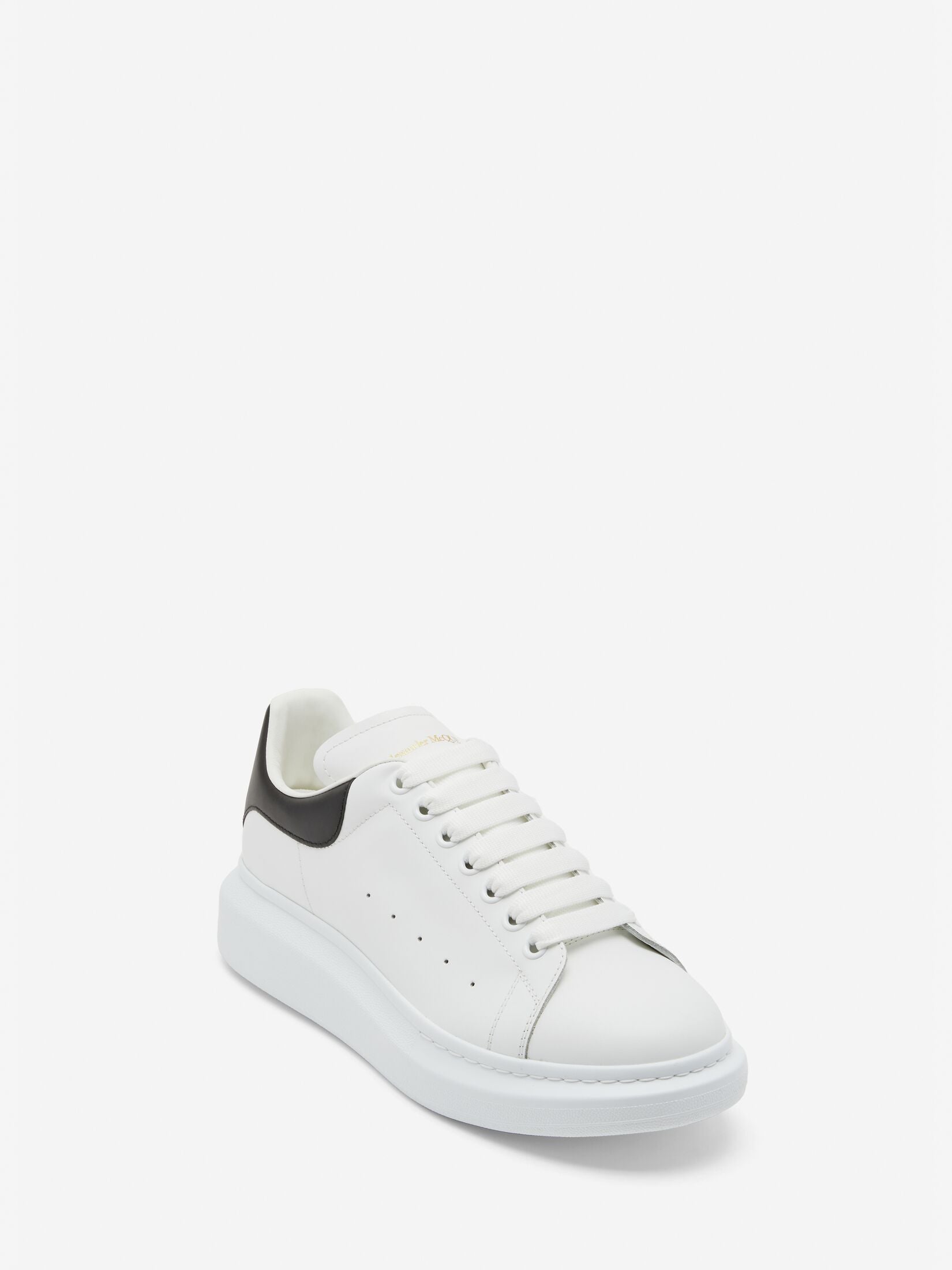 Men's Oversized Sneaker in White/black