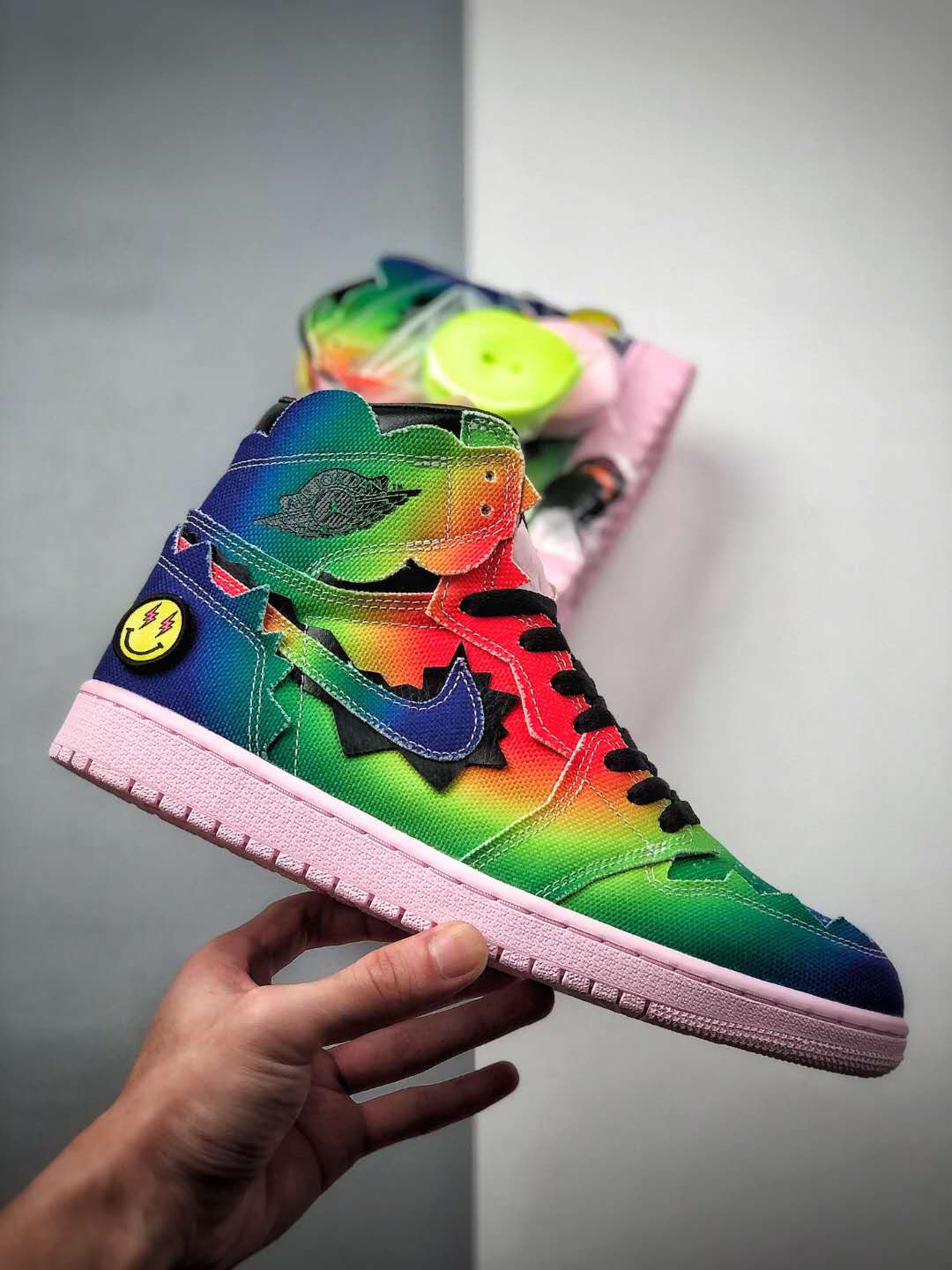 NIKE - AIR JORDAN 1 "JBalvin"