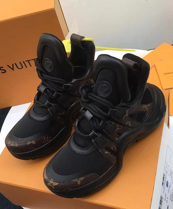 LOUIS VUITTON - SNEAKER