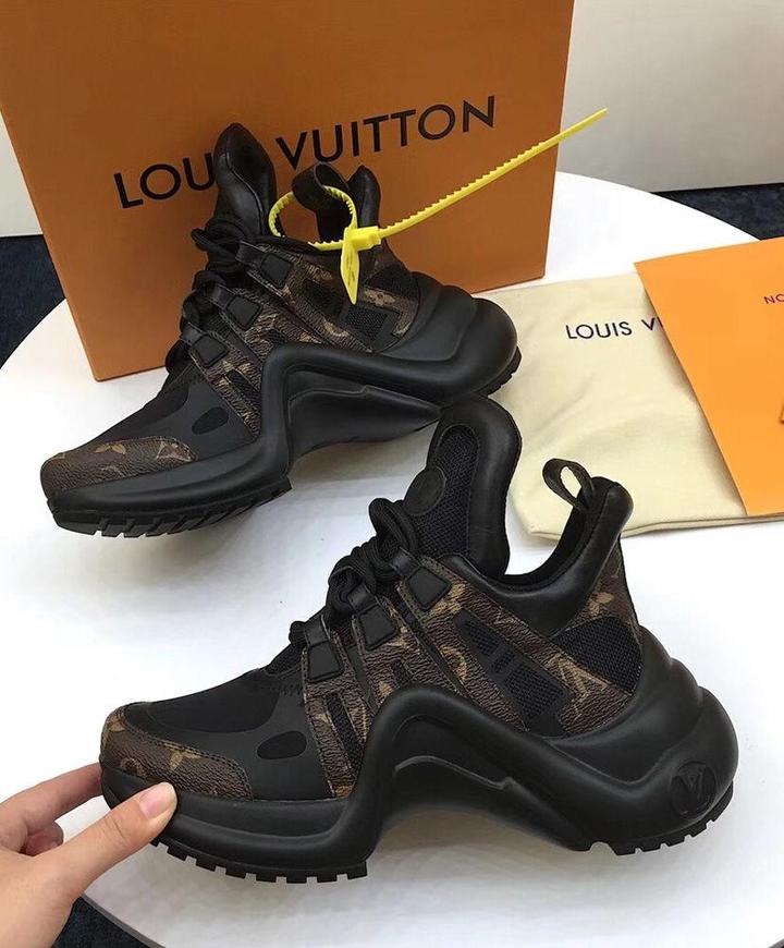 LOUIS VUITTON - SNEAKER